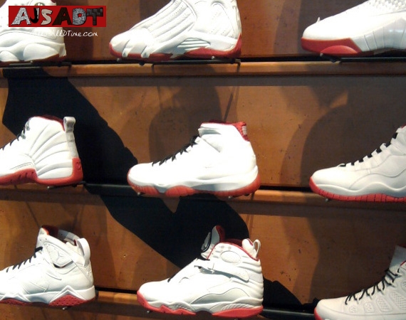 air-jordan-white-red-display-in-niketown-santa-monica-www-ajsadt-com-1