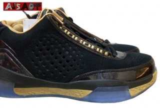 air-jordan-2010-team-black-metallic-gold-sample-www.AJSADT.com-1.jpg